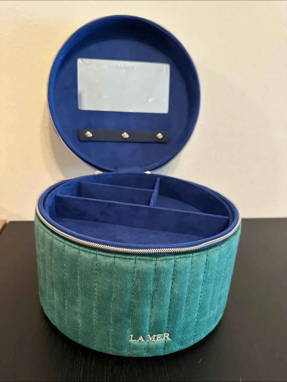La Mer round quilted